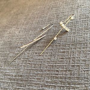 2 Single Ear Needles Pin Edgy Earrings Metal. 1 Silver & 1 Gold W/ Rhinestones